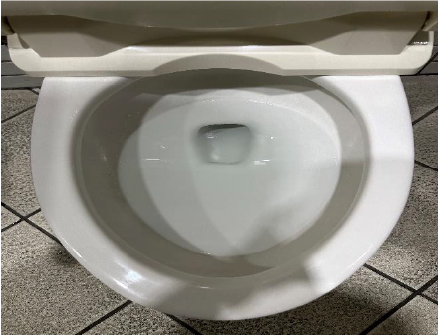 ピカピカにワックスで磨き上げられた床