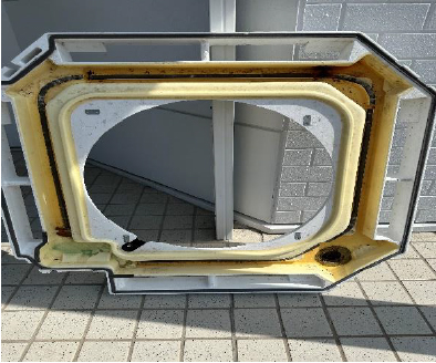 ピカピカにワックスで磨き上げられた床